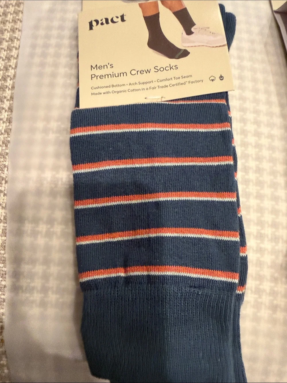Pact Men's Organic Blend-3-Pack Socks - White Ankle & Green with Rust Stripes